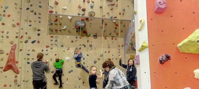 Wandertag der 2F Klasse in die Kletterhalle