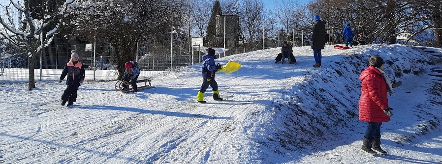 20221213_ErstesRodeln (6)